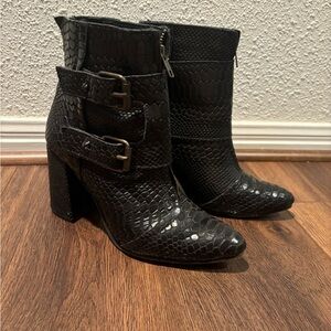 Freebirds black leather Joey booties, size 9!
